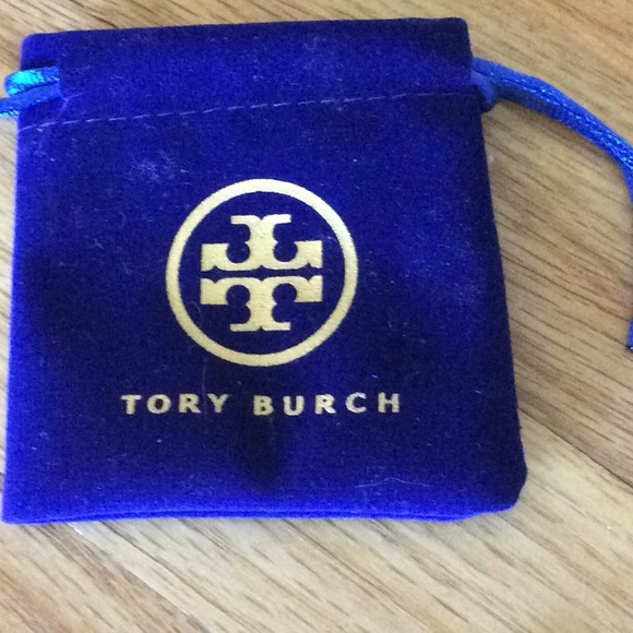Tory Burch Signature Logo Heart Bracelet Set - Picture 7 of 7